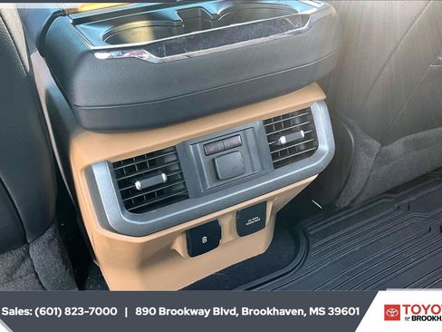 Used 2023 Ford F150 Lariat w/ Equipment Group 502A High AWD/4WD image 24
