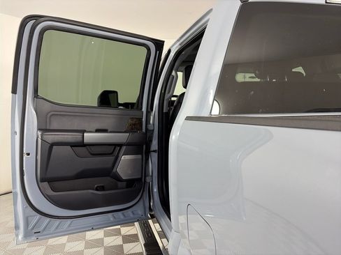 Used 2025 Ford F350 Lariat AWD/4WD image 12