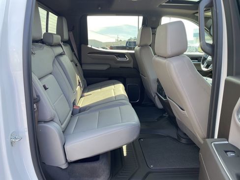 Used 2022 GMC Sierra 1500 SLT w/ SLT Convenience Package image 25