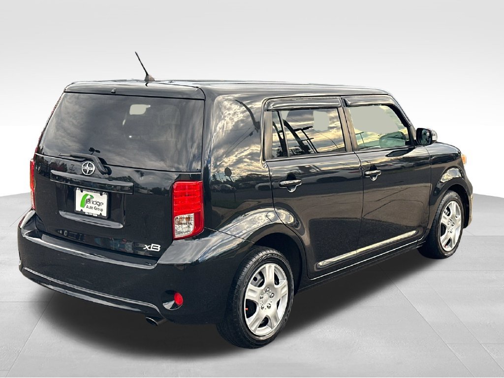 Used 2014 Scion xB FWD image 7