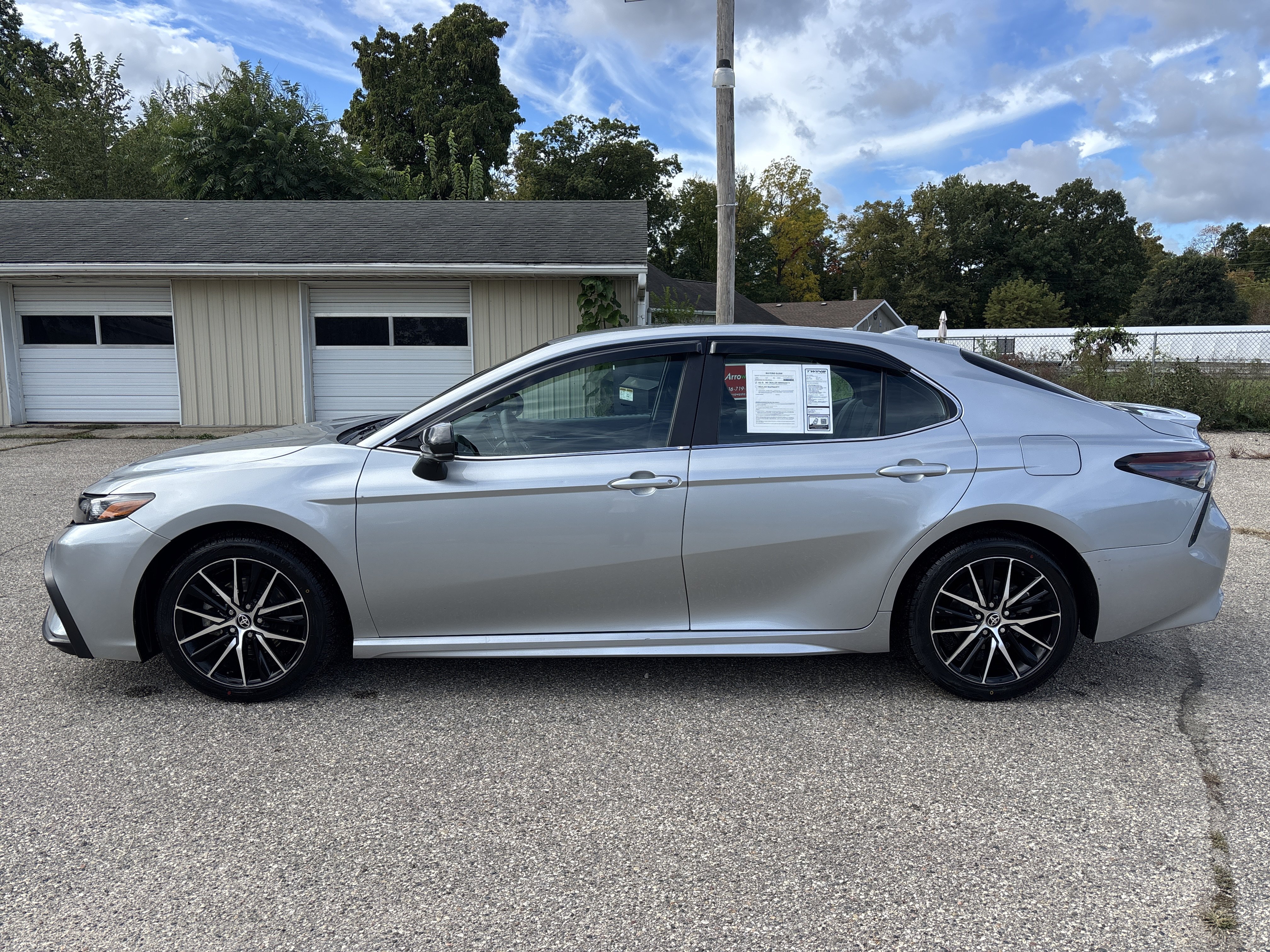 Used 2024 Toyota Camry SE FWD image 8