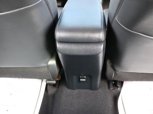 Used 2017 Toyota Prius Prime FWD image 31