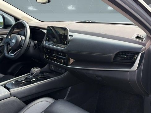 Used 2021 Nissan Rogue Platinum FWD image 30