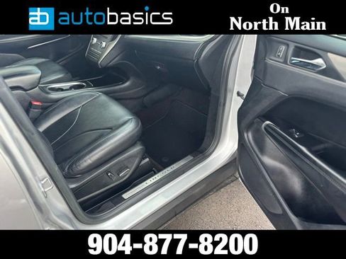 Used 2019 Lincoln MKC Premiere FWD image 9