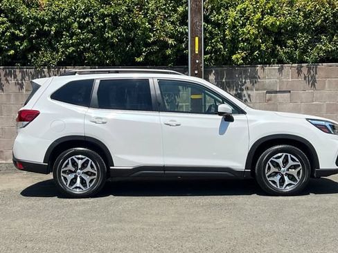 Used 2021 Subaru Forester Premium w/ Popular Package #1 AWD/4WD image 3