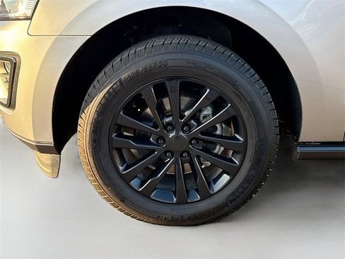 Certified 2021 Ford Expedition Limited image 24