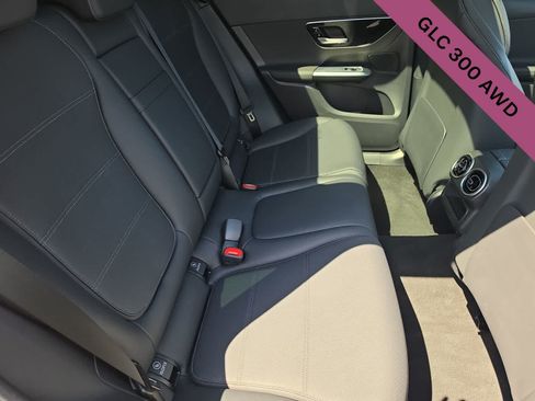 Used 2026 Mercedes-Benz GLC 300 4MATIC image 17