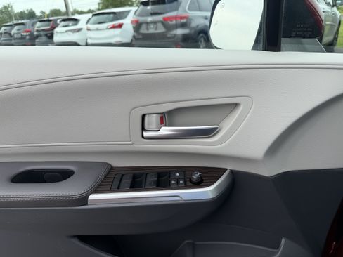 Used 2024 Toyota Sienna XLE w/ XLE Plus Package AWD/4WD image 16