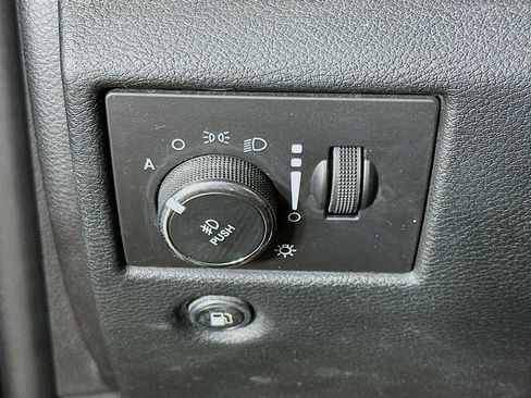 Used 2015 Jeep Grand Cherokee Limited image 17