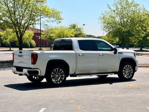 Used 2022 GMC Sierra 1500 SLT w/ SLT Premium Plus Package AWD/4WD image 8