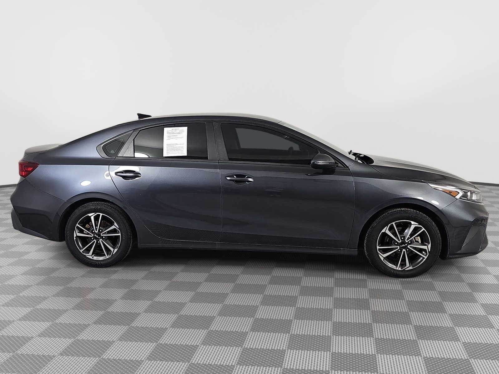 Used 2024 Kia Forte LXS w/ LXS Technology Package FWD image 9