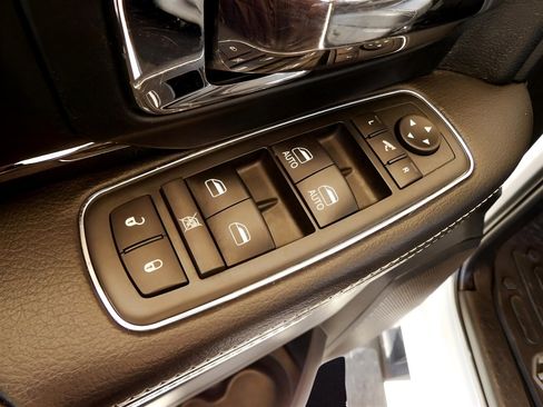 Used 2018 RAM 3500 Laramie w/ Sport Appearance Group image 11