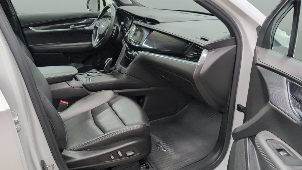 Used 2023 Cadillac XT6 Sport AWD/4WD image 27