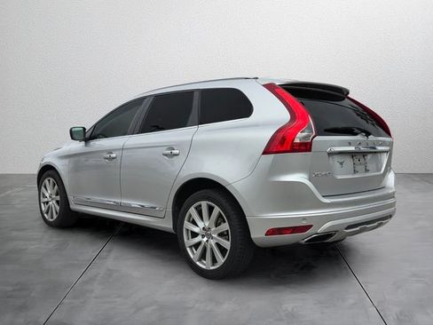 Used 2017 Volvo XC60 T5 Inscription FWD image 3