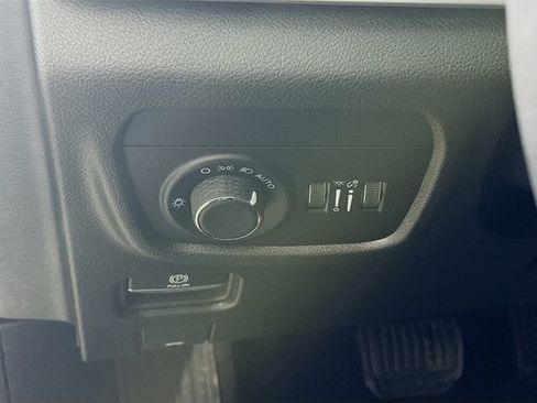 Used 2024 Jeep Grand Cherokee Altitude image 10