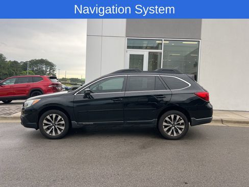 Used 2017 Subaru Outback 2.5i Limited AWD/4WD image 3