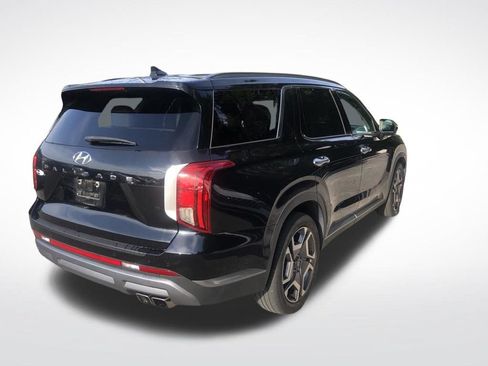 Used 2023 Hyundai Palisade SEL w/ Premium Package FWD image 4