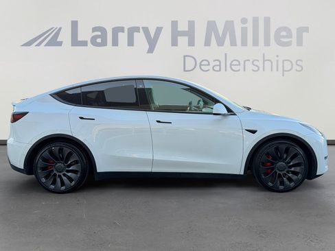 Used 2022 Tesla Model Y Performance image 6