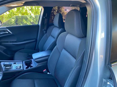 Used 2022 Mitsubishi Outlander ES image 18