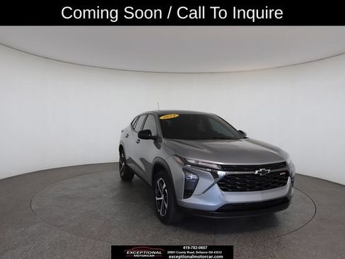 Used 2024 Chevrolet Trax RS w/ Driver Confidence Package FWD image 4