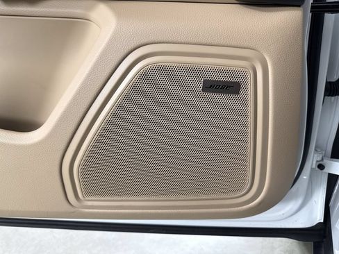 Certified 2026 Porsche Macan Turbo AWD/4WD image 35