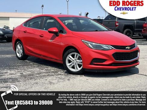 Used 2017 Chevrolet Cruze LT FWD image 1