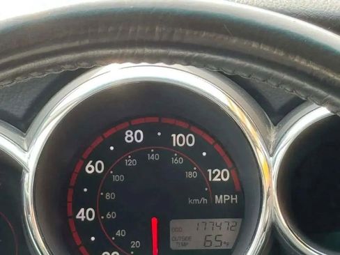 Used 2006 Toyota Matrix XR image 28