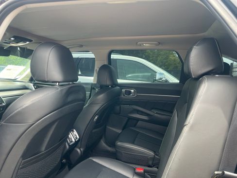 Used 2023 Kia Sorento SX FWD image 5