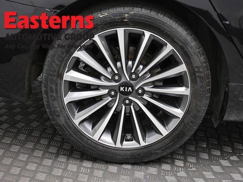 Used 2019 Kia Cadenza Premium image 32