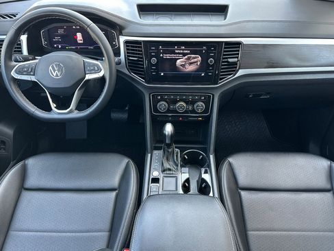 Certified 2023 Volkswagen Atlas SE w/ Panoramic Sunroof Package image 13