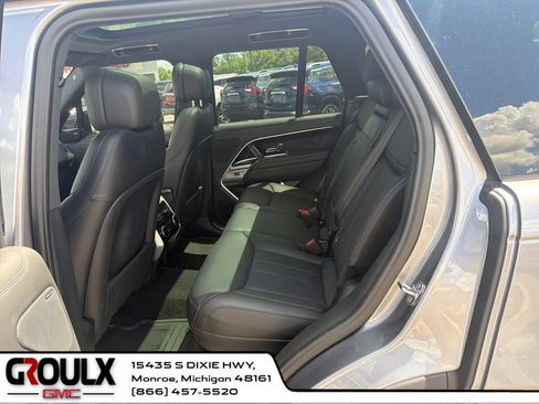 Used 2024 Land Rover Range Rover SE AWD/4WD image 23