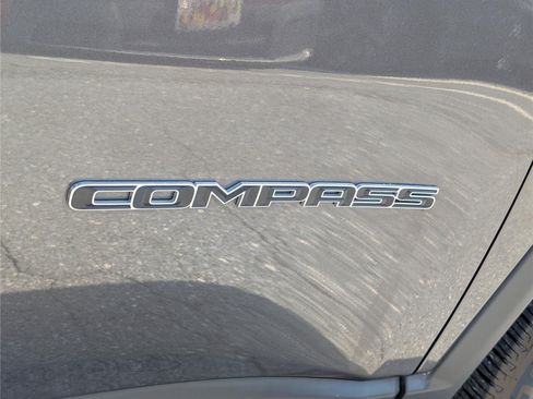 Used 2022 Jeep Compass Latitude w/ Convenience Group AWD/4WD image 9