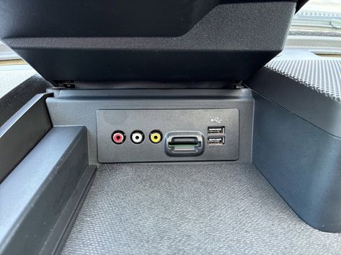 Used 2013 Ford F350 Lariat w/ Camper Pkg image 26