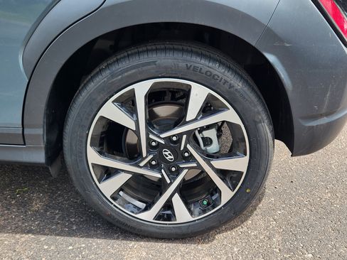 Used 2022 Hyundai Kona Limited AWD/4WD image 21