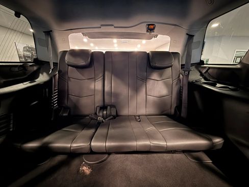 Used 2015 Cadillac Escalade Premium RWD image 18