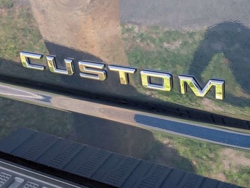 Used 2019 Chevrolet Silverado 1500 Custom w/ Custom Value Package image 10