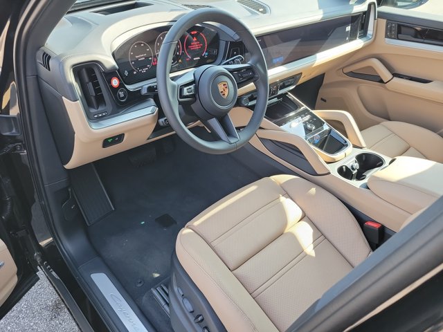 Used 2026 Porsche Cayenne AWD/4WD image 23