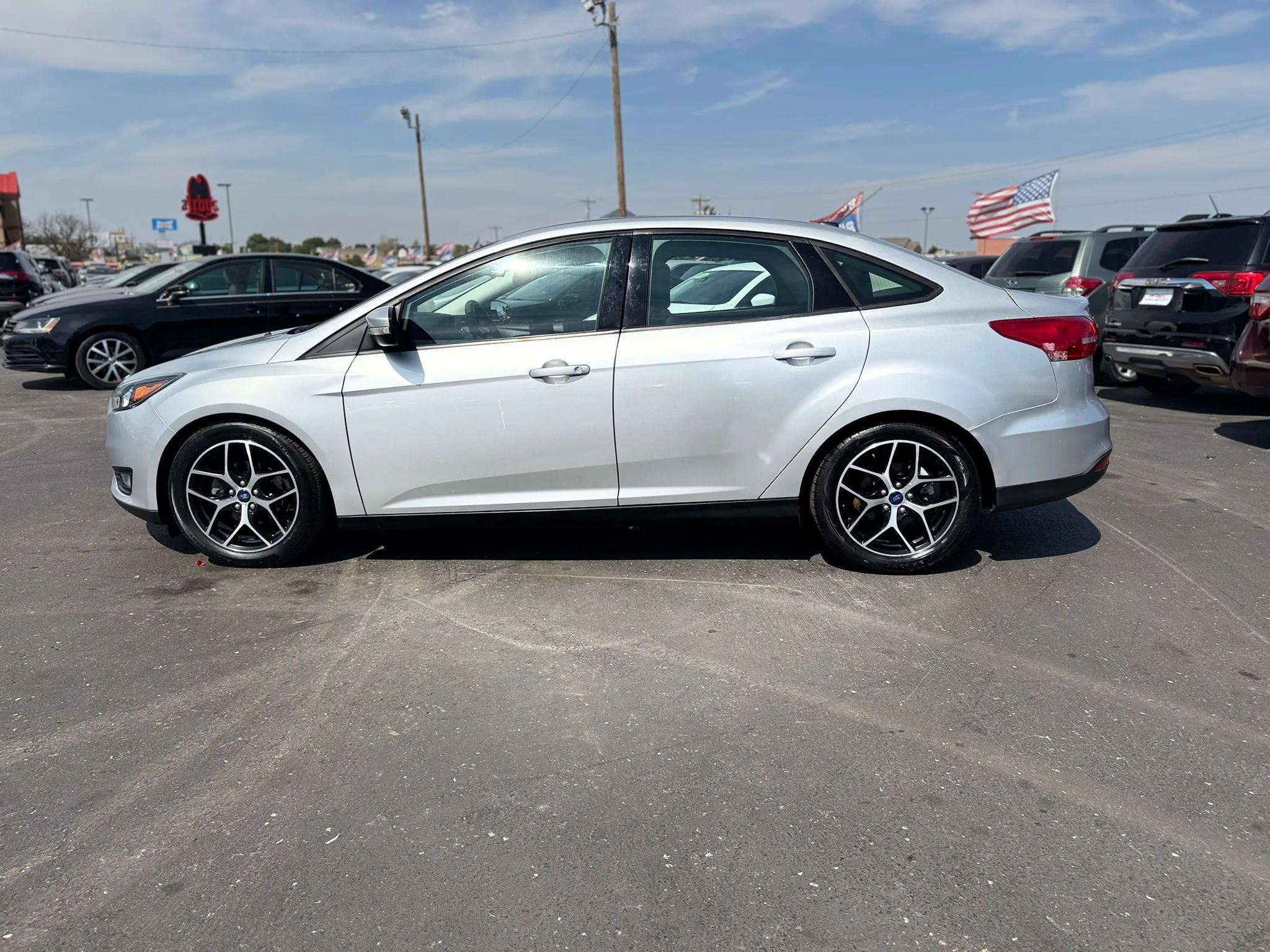 Used 2018 Ford Focus SEL FWD image 6