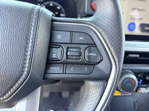 Used 2025 Toyota 4Runner TRD Off-Road Premium AWD/4WD image 23