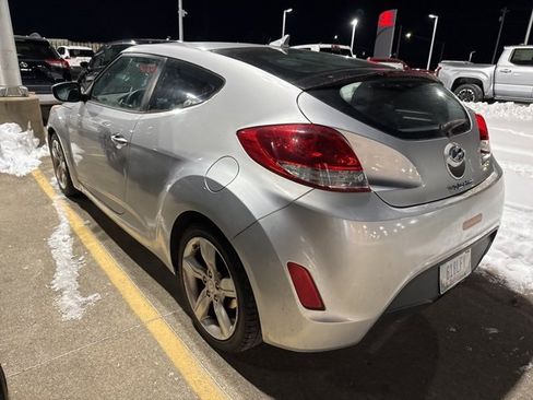 Used 2012 Hyundai Veloster Base image 4