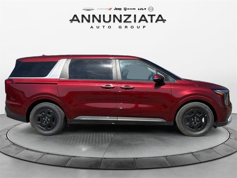 New 2025 Kia Carnival image 6