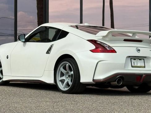 Used 2019 Nissan 370Z NISMO RWD image 7