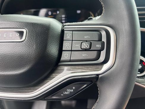 Used 2022 Jeep Wagoneer Series III w/ Convenience Group I AWD/4WD image 23