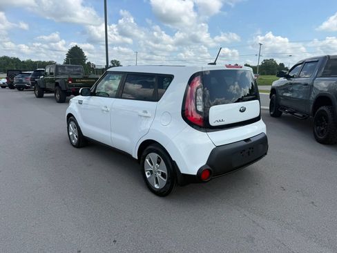 Used 2016 Kia Soul FWD image 3