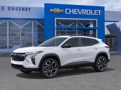 New 2026 Chevrolet Trax RS image 2