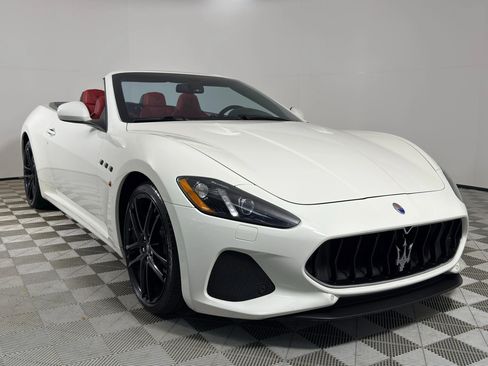 Used 2018 Maserati GranTurismo MC image 2