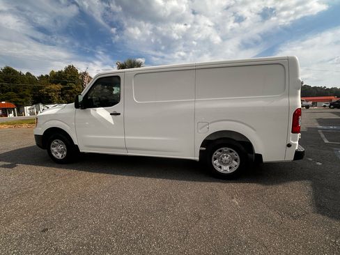 Used 2015 Nissan NV 2500 SV image 23