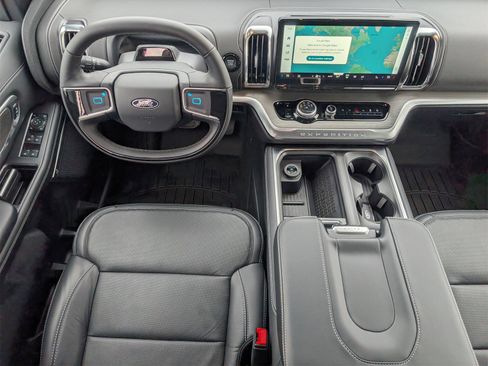 New 2025 Ford Expedition Max Platinum w/ Driver's Package image 6