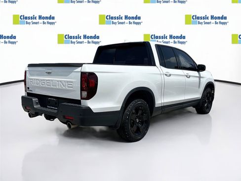 Certified 2024 Honda Ridgeline Black Edition image 8