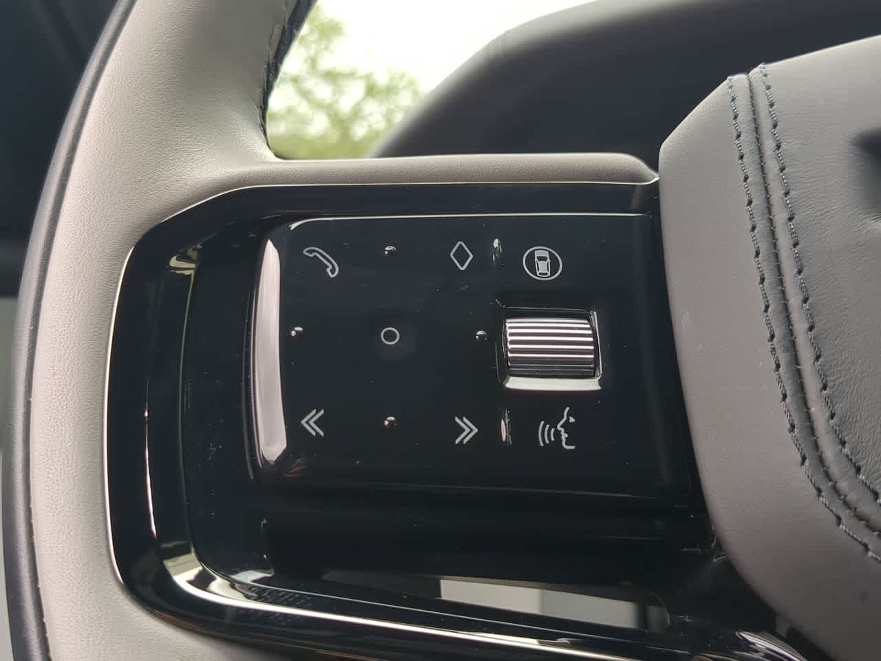Certified 2026 Land Rover Range Rover Velar Dynamic SE AWD/4WD image 25
